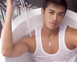 冷热水交替浴可增强男性性功能